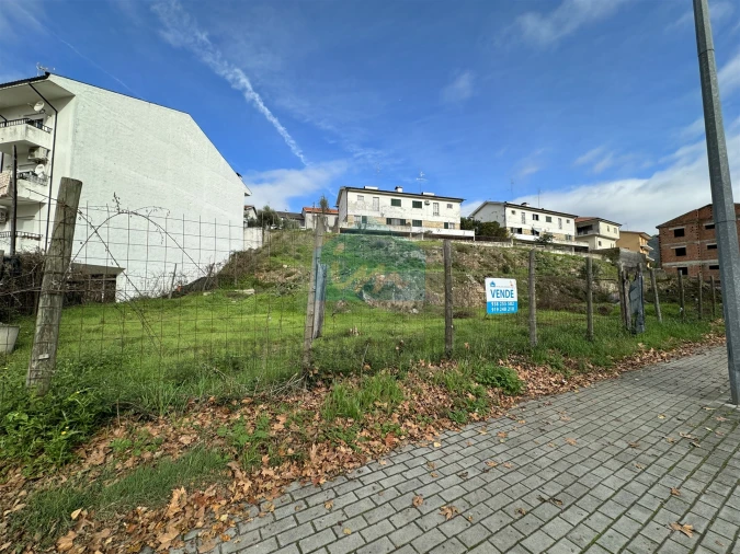 Terreno para Venda em Mirandela Foto 2