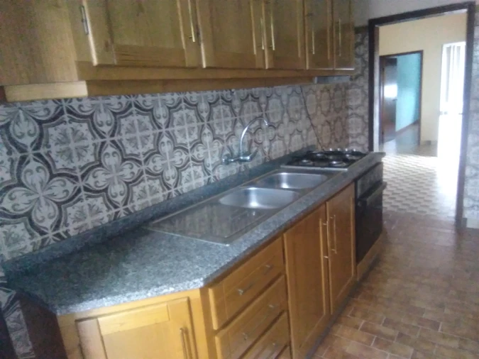 Moradia T4 para Venda em Samões Foto 4