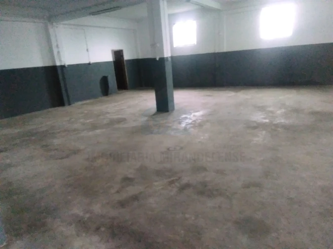 Moradia T4 para Venda em Samões Foto 9