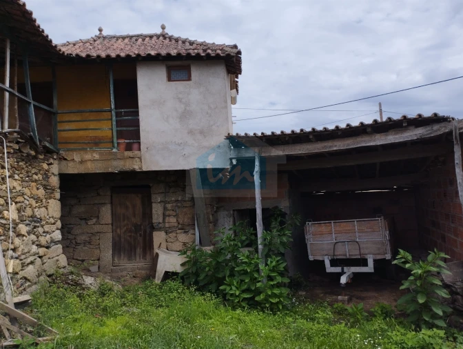 Moradia T3 para Venda em Torre de D. Chama Foto 2