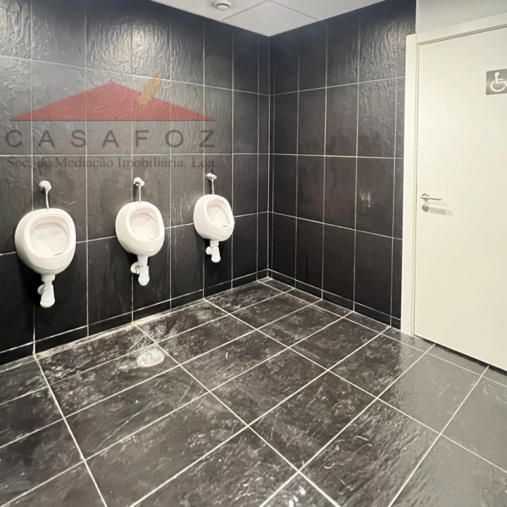 Armazém para Arrendamento em Paranhos Foto 6