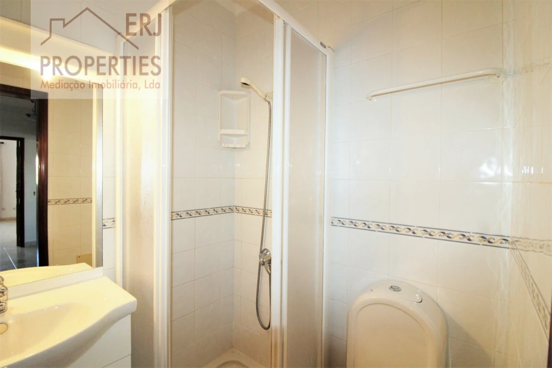 Apartamento T2 para Venda em Altura Foto 16