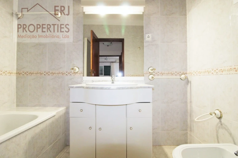 Apartamento T2 para Venda em Altura Foto 19
