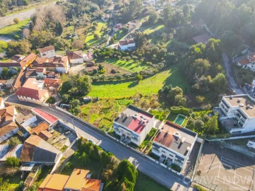 Terreno para Venda em Arcozelo