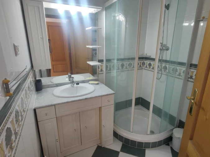 Apartamento T4 para Venda em Alcantarilha e Pêra Foto 15