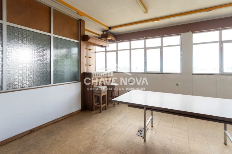 Escritório para Arrendamento em Santa Maria de Lamas Foto 7