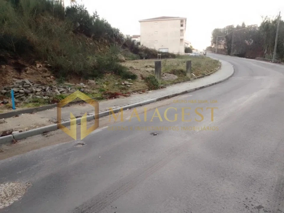 Terreno para Venda em Lodares Foto 2