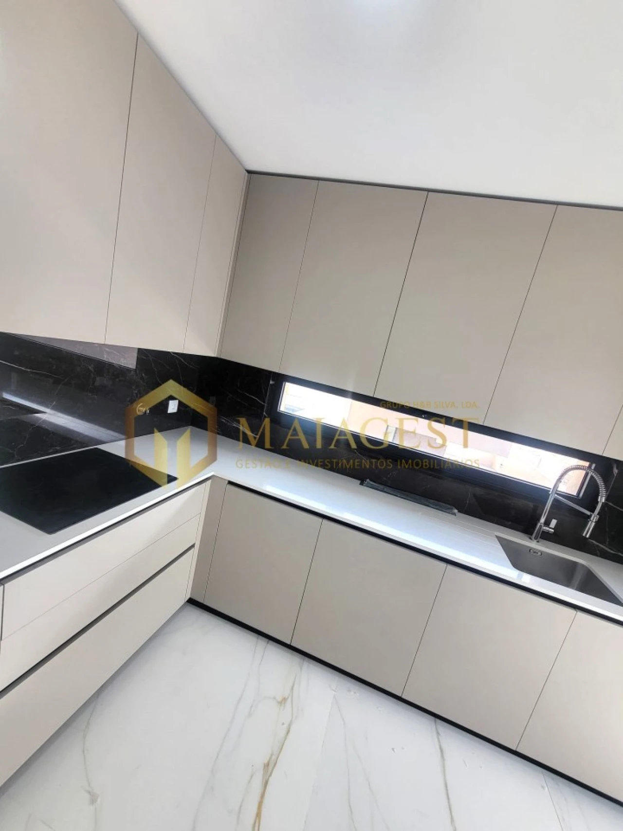 Moradia T3 para Venda em Madalena Foto 13