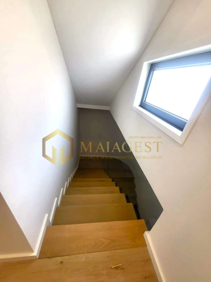 Moradia T3 para Venda em Madalena Foto 10