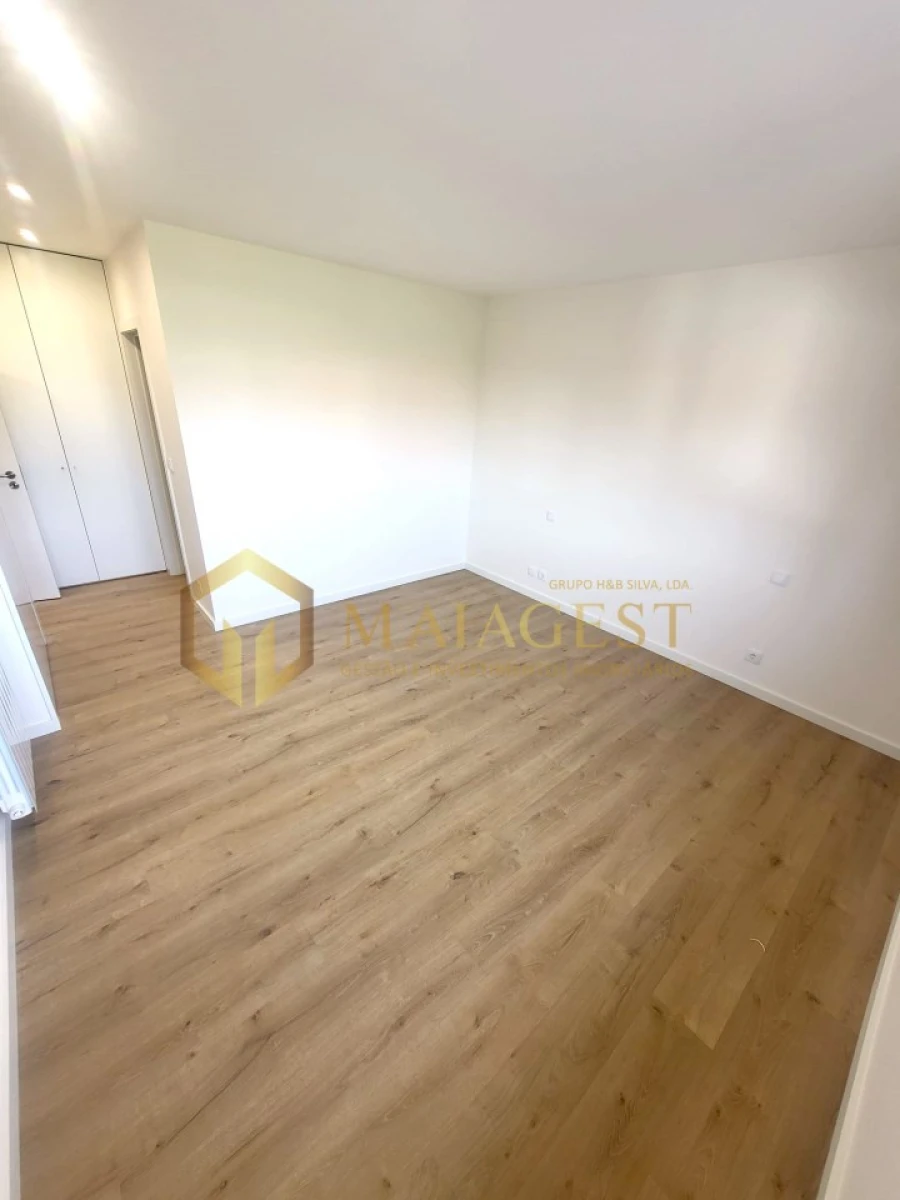 Moradia T3 para Venda em Madalena Foto 21