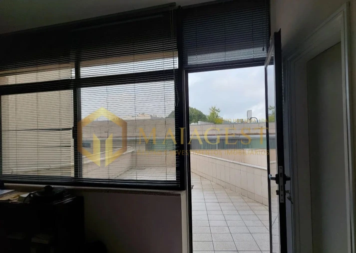 Loja para Venda em Paredes Foto 4