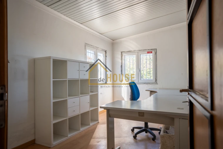 Armazém para Venda em Miragaia e Marteleira Foto 10