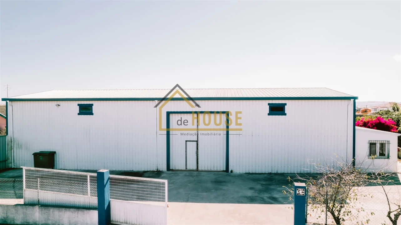 Armazém para Venda em Miragaia e Marteleira Foto 20