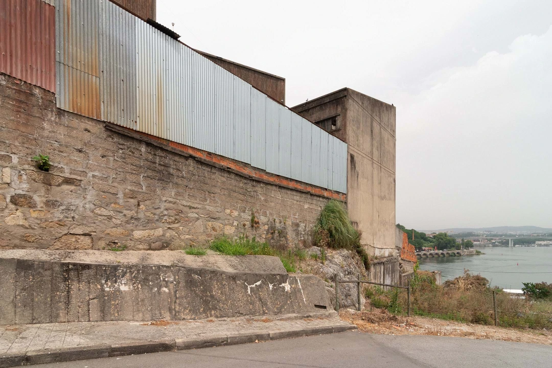 Prédio para Venda em Oliveira do Douro Foto 26