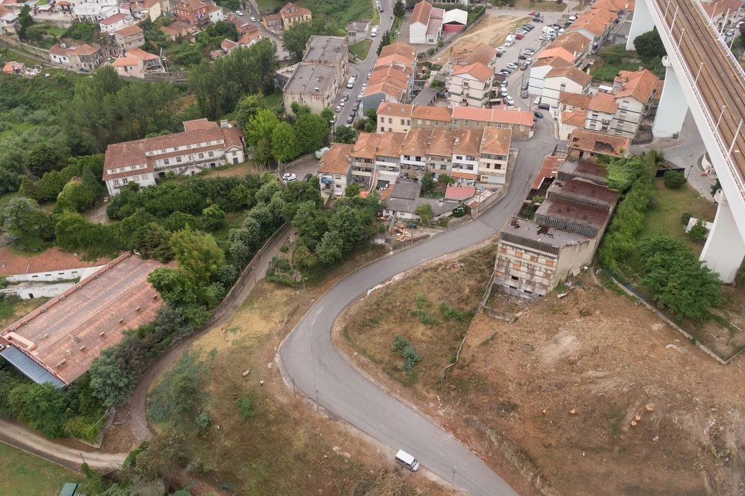 Prédio para Venda em Oliveira do Douro Foto 7