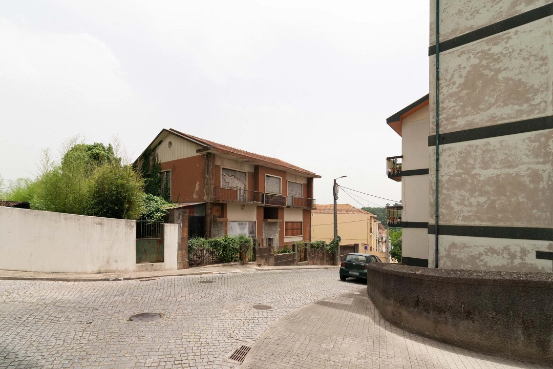 Prédio para Venda em Oliveira do Douro Foto 20