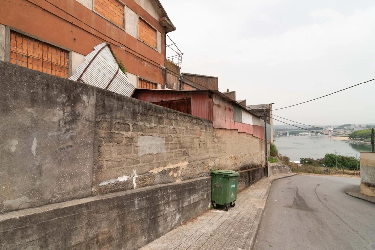 Prédio para Venda em Oliveira do Douro Foto 18