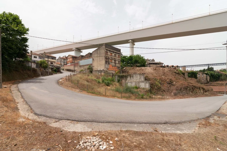 Prédio para Venda em Oliveira do Douro Foto 29