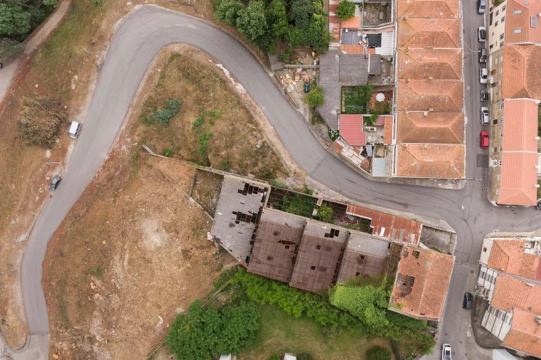 Prédio para Venda em Oliveira do Douro Foto 2