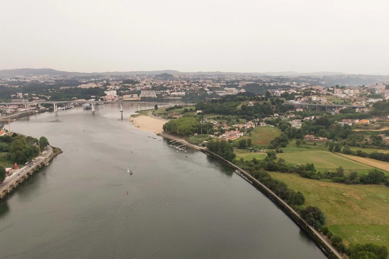 Prédio para Venda em Oliveira do Douro Foto 5