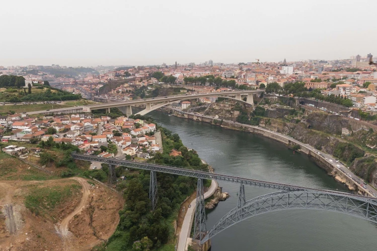 Prédio para Venda em Oliveira do Douro Foto 6