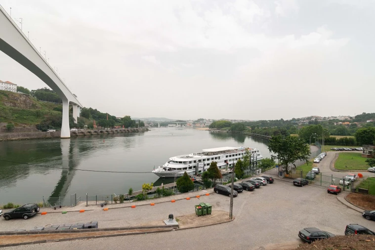 Prédio para Venda em Oliveira do Douro Foto 30