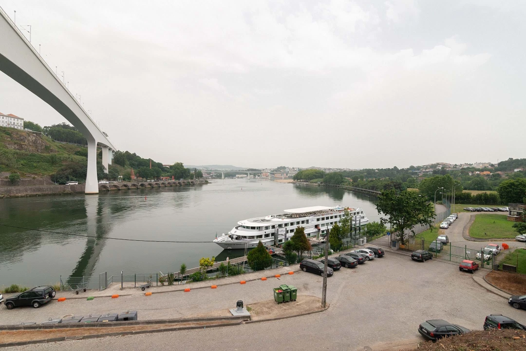 Prédio para Venda em Oliveira do Douro Foto 30