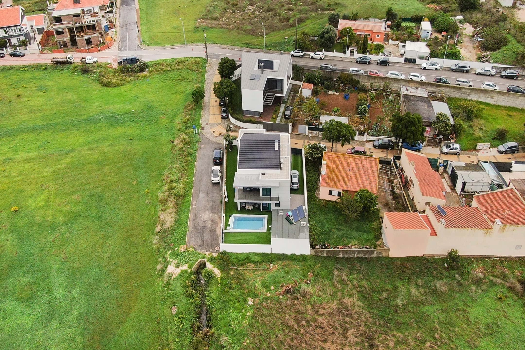 Moradia T5 para Venda em Porto Salvo Foto 21