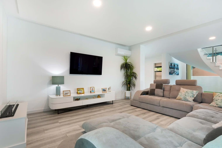 Moradia T5 para Venda em Porto Salvo Foto 26