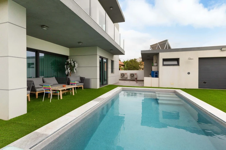 Moradia T5 para Venda em Porto Salvo Foto 8