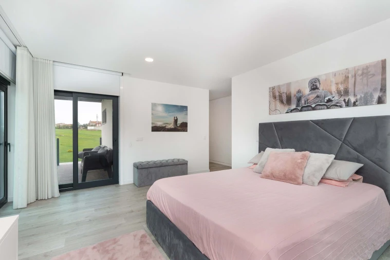 Moradia T5 para Venda em Porto Salvo Foto 48