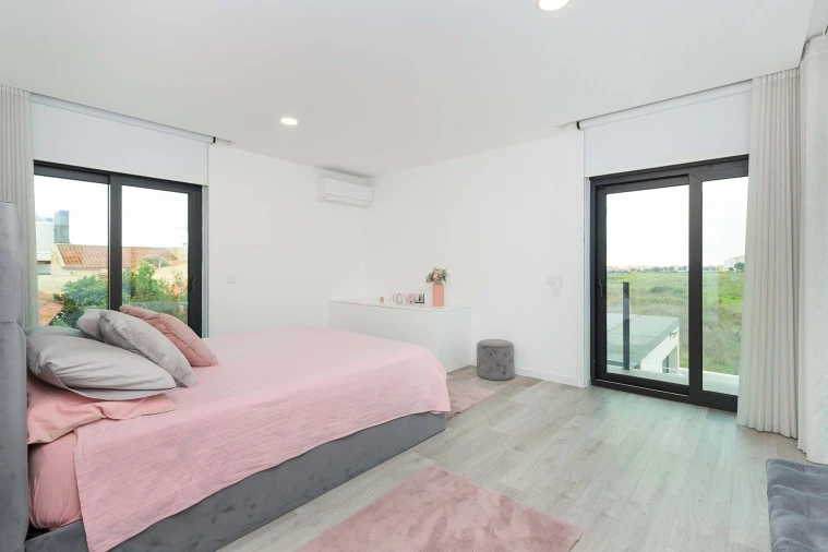 Moradia T5 para Venda em Porto Salvo Foto 46