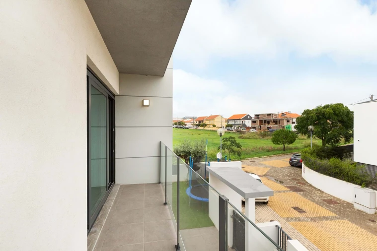 Moradia T5 para Venda em Porto Salvo Foto 5