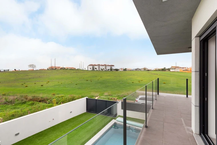 Moradia T5 para Venda em Porto Salvo Foto 6