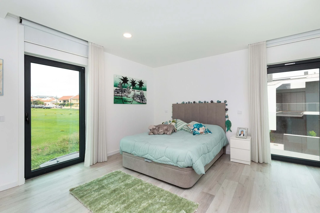 Moradia T5 para Venda em Porto Salvo Foto 38