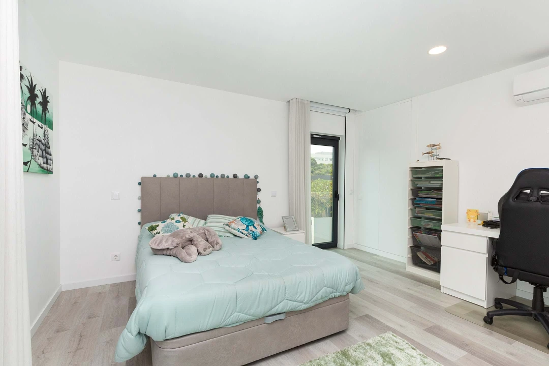 Moradia T5 para Venda em Porto Salvo Foto 39