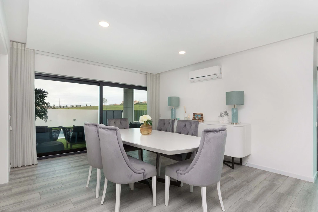 Moradia T5 para Venda em Porto Salvo Foto 28