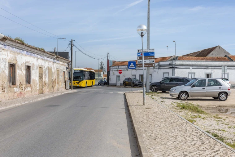 Prédio para Venda em Alhos Vedros Foto 23