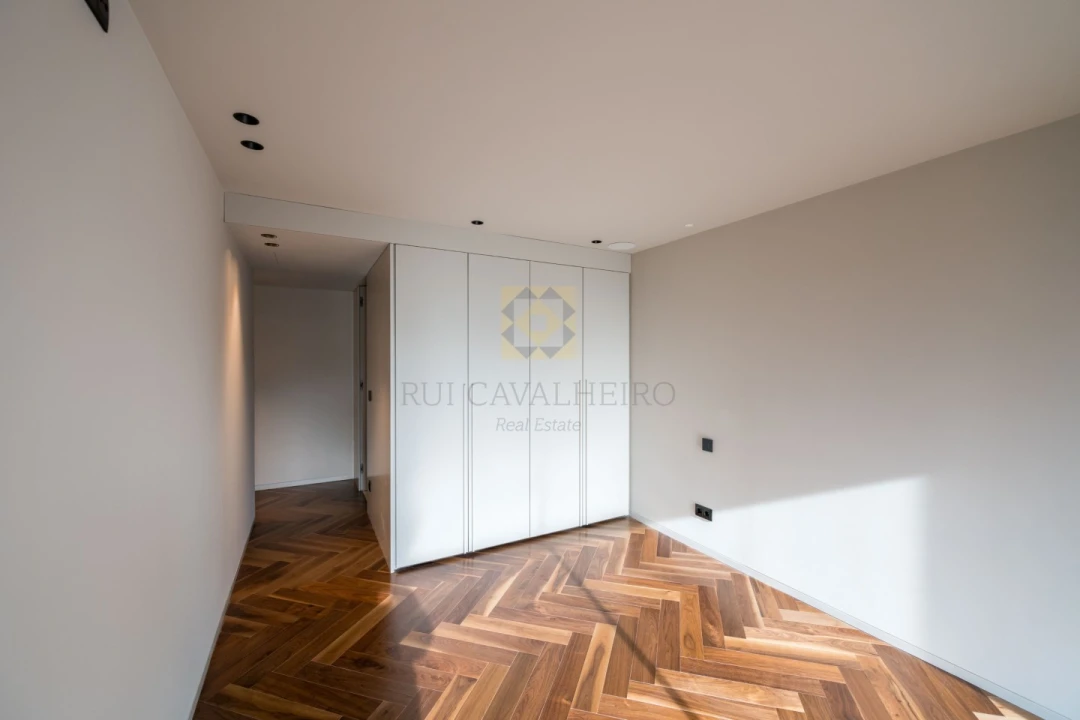 Apartamento T4 para Venda em Lordelo do Ouro e Massarelos Foto 14