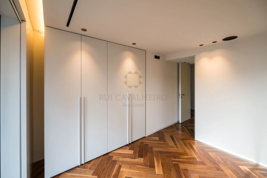 Apartamento T4 para Venda em Lordelo do Ouro e Massarelos Foto 20