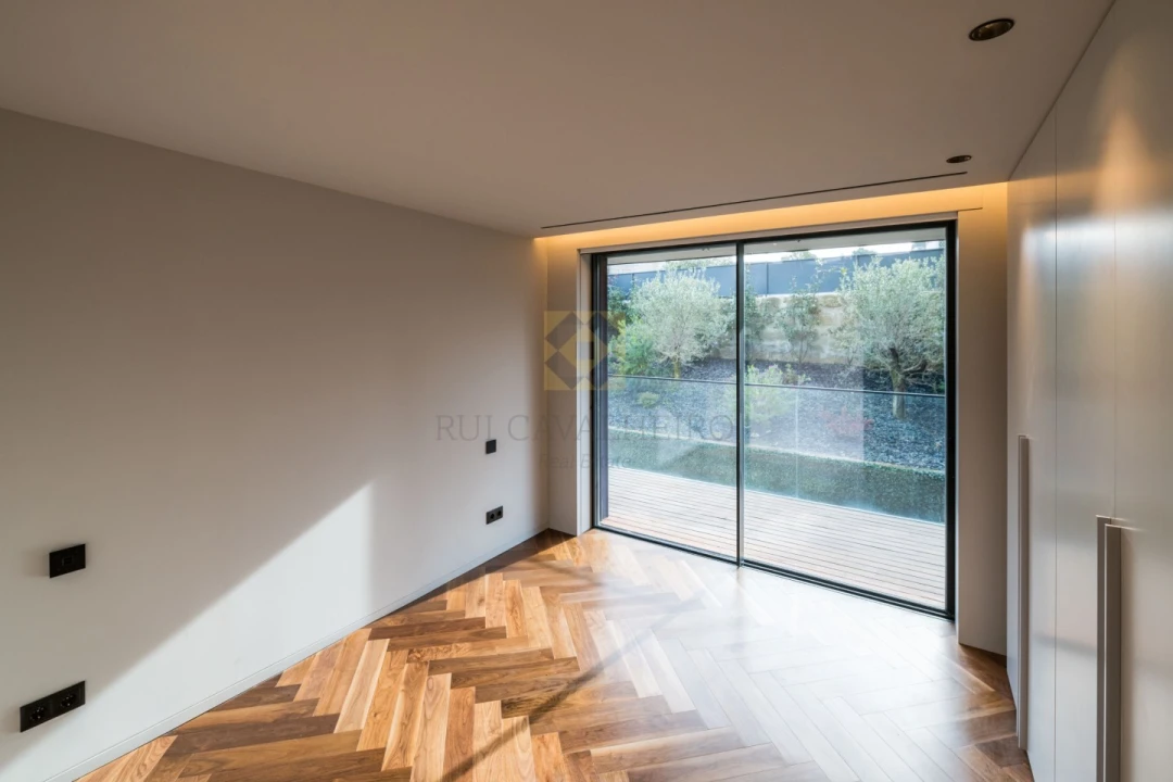 Apartamento T4 para Venda em Lordelo do Ouro e Massarelos Foto 23