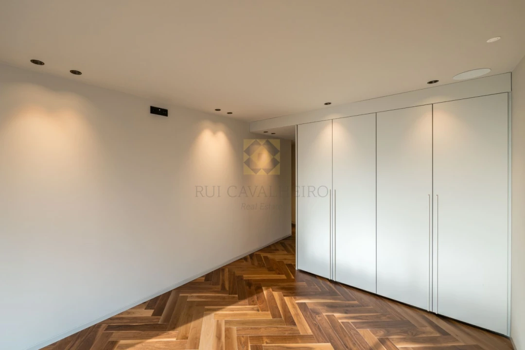 Apartamento T4 para Venda em Lordelo do Ouro e Massarelos Foto 34