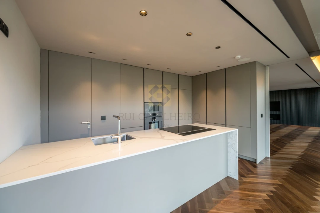 Apartamento T4 para Venda em Lordelo do Ouro e Massarelos Foto 41