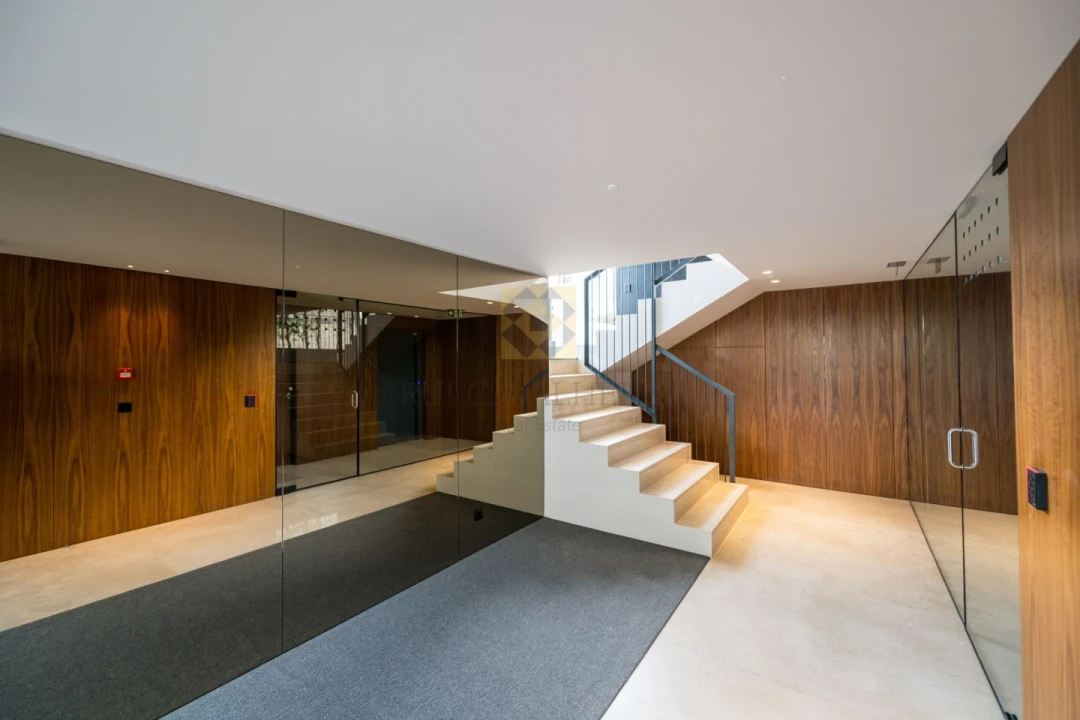 Apartamento T4 para Venda em Lordelo do Ouro e Massarelos Foto 51