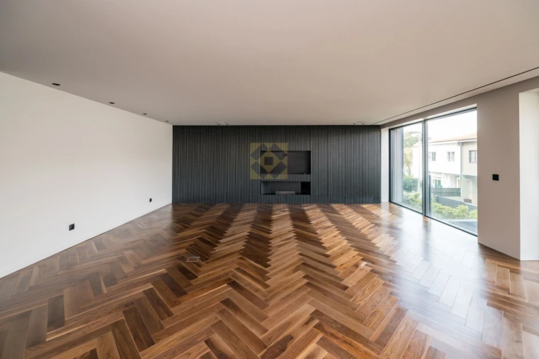 Apartamento T4 para Venda em Lordelo do Ouro e Massarelos Foto 2