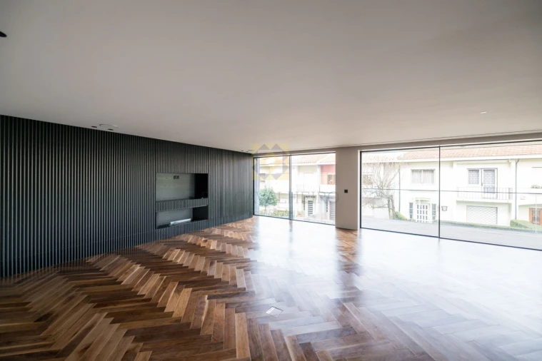 Apartamento T4 para Venda em Lordelo do Ouro e Massarelos Foto 13