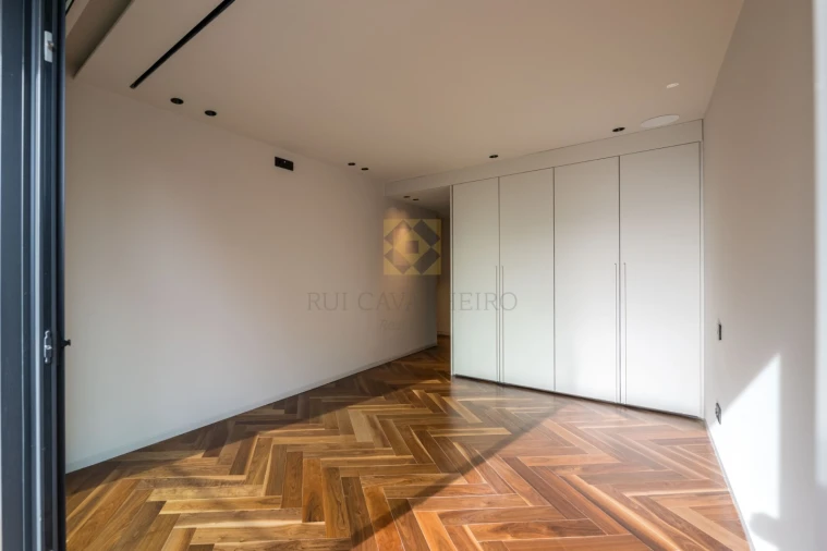 Apartamento T4 para Venda em Lordelo do Ouro e Massarelos Foto 16