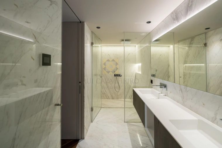 Apartamento T4 para Venda em Lordelo do Ouro e Massarelos Foto 31