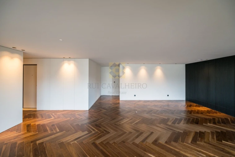 Apartamento T4 para Venda em Lordelo do Ouro e Massarelos Foto 35