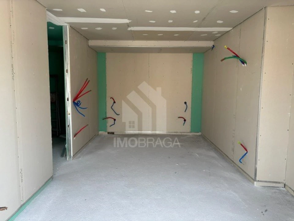 Apartamento T1 para Venda em Amares e Figueiredo Foto 29